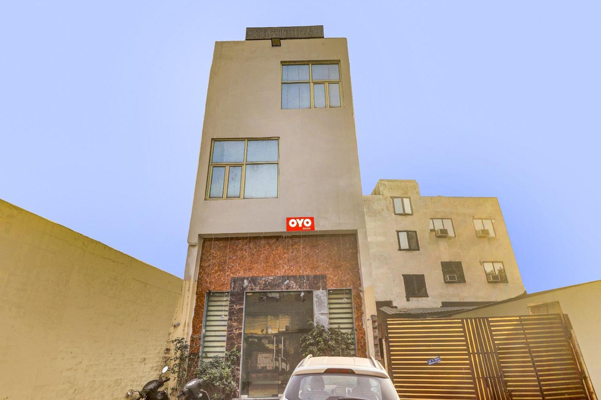 Hotel O Prince Home Stay Near Ambience Mall نيودلهي المظهر الخارجي الصورة