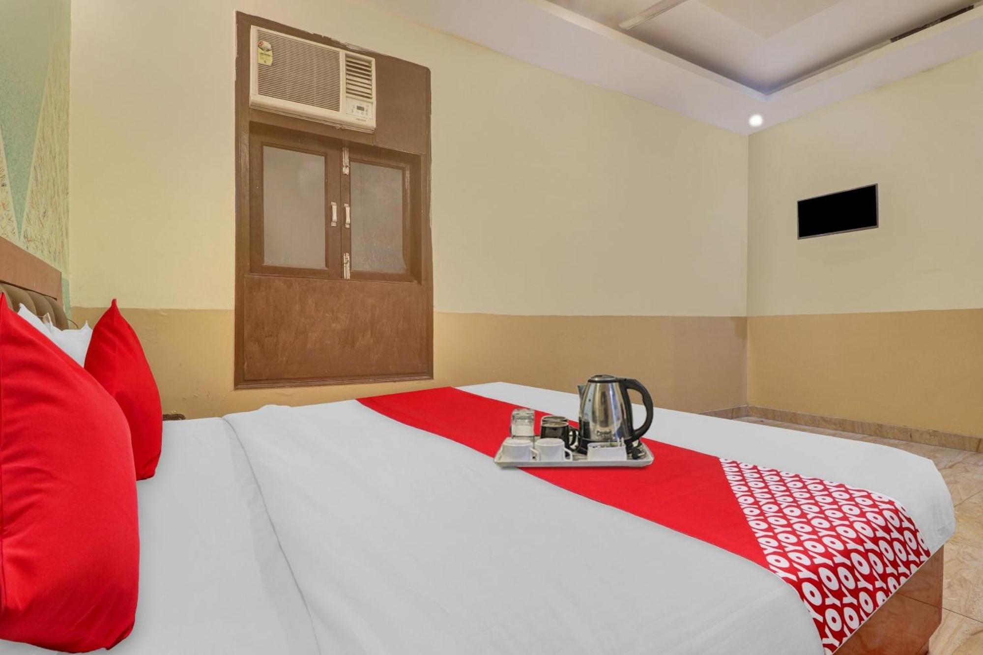 Hotel O Prince Home Stay Near Ambience Mall نيودلهي المظهر الخارجي الصورة