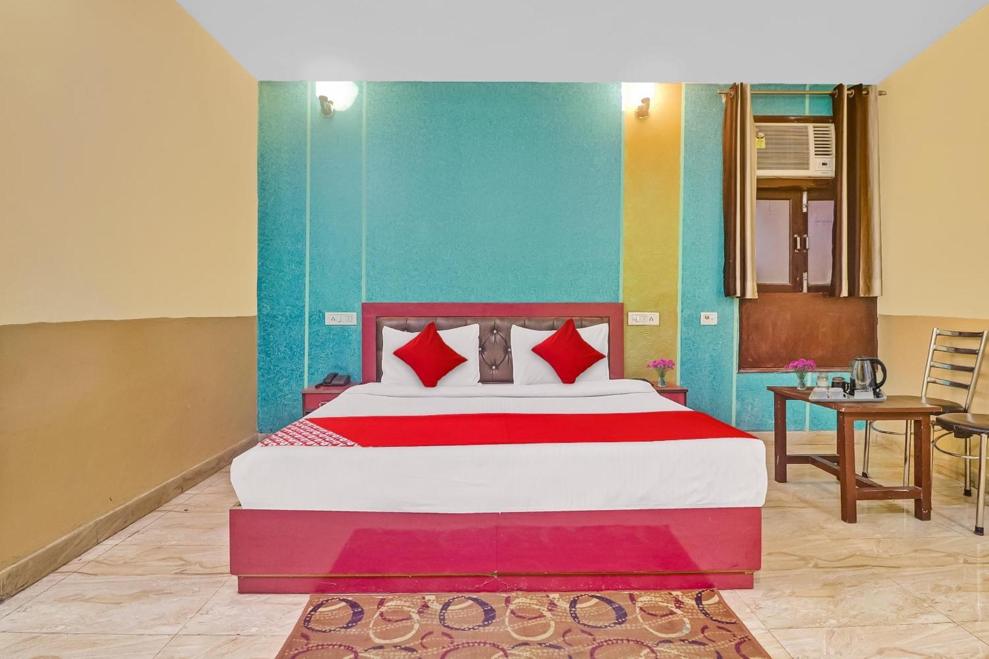 Hotel O Prince Home Stay Near Ambience Mall نيودلهي المظهر الخارجي الصورة